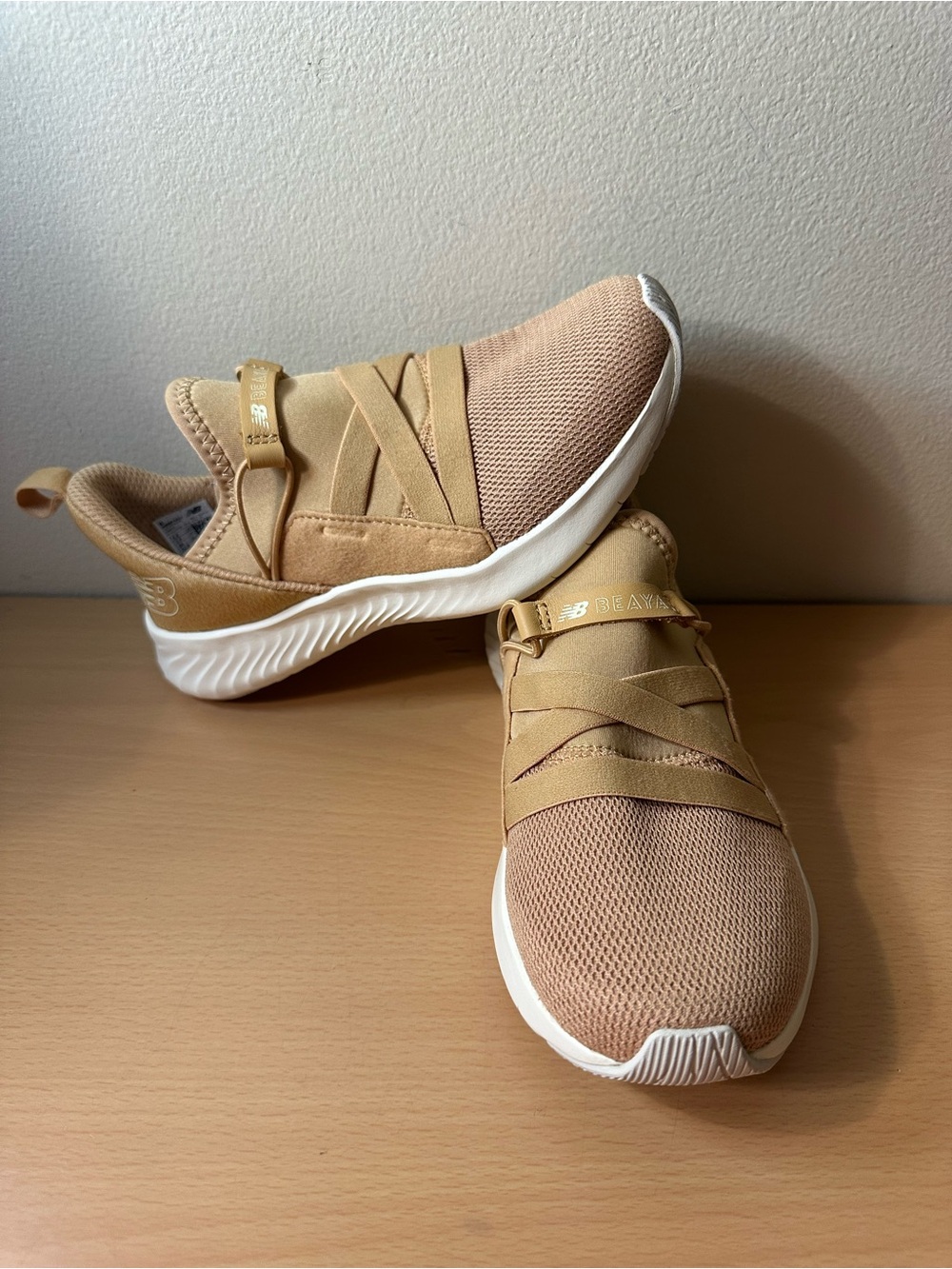 New Balance Women's Dynasoft Beaya Slip on V2 Running Shoes Size 5.5
